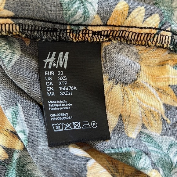 H&M Divided Sunflowers print camisole, size 3XS - Picture 5 of 5